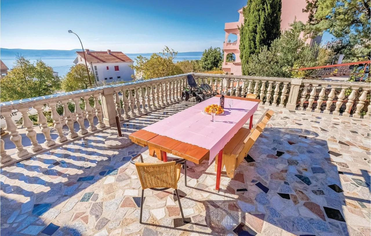 Beautiful Apartment In Novi Vinodolski Exterior photo