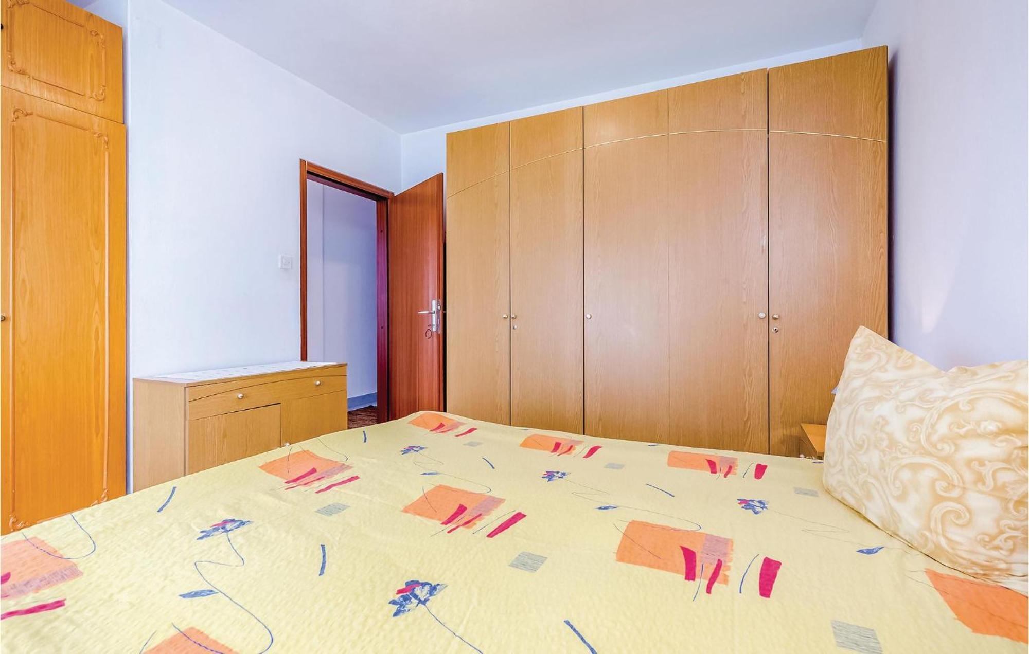 Beautiful Apartment In Novi Vinodolski Exterior photo