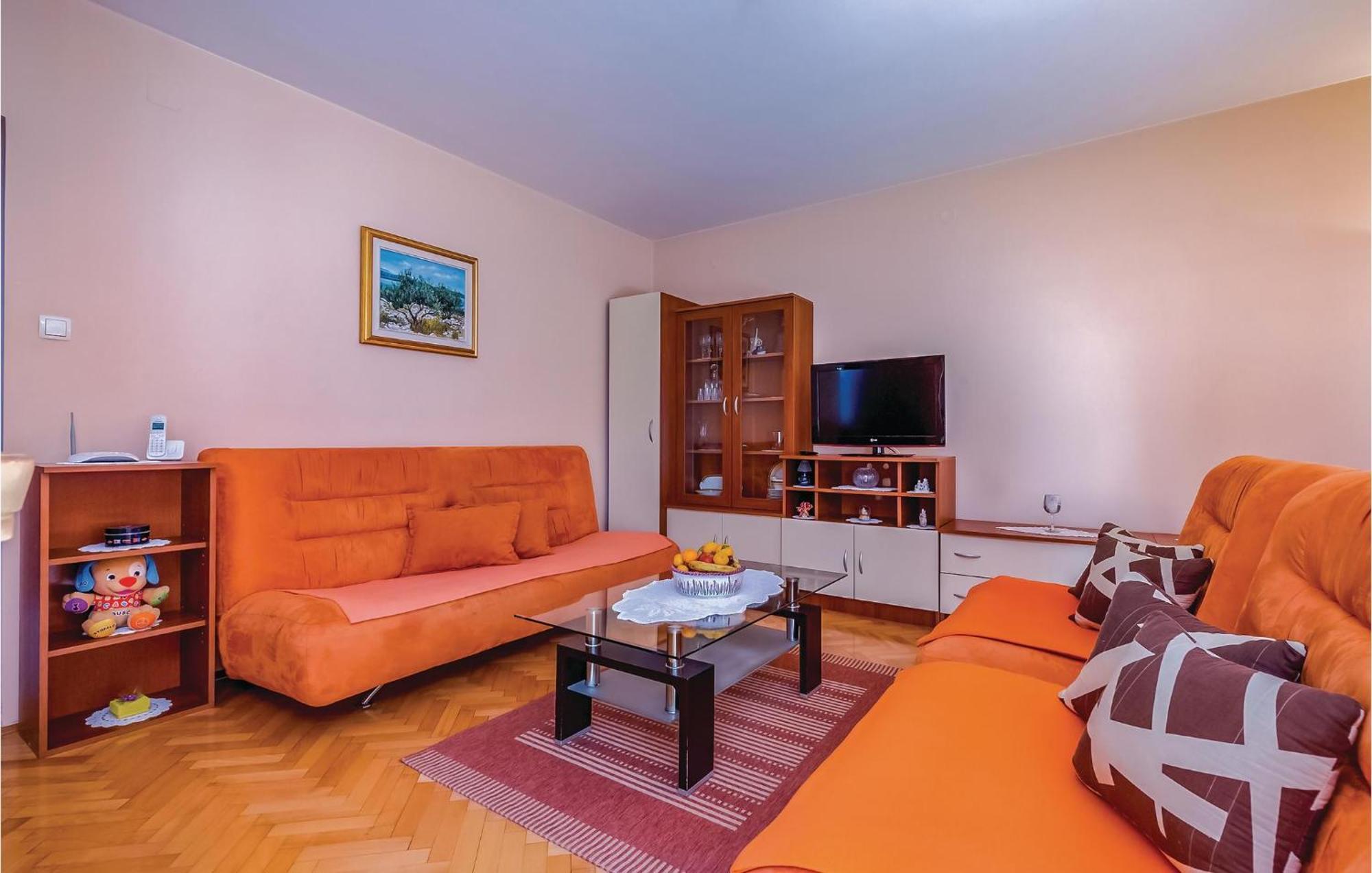 Beautiful Apartment In Novi Vinodolski Exterior photo