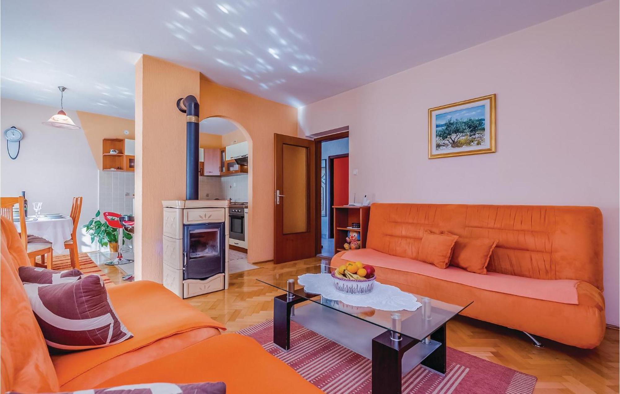 Beautiful Apartment In Novi Vinodolski Exterior photo